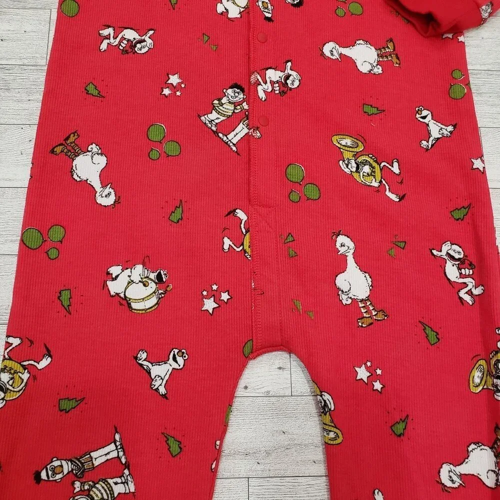 RARE Sesame Street Youth One Piece Pajamas Snap Up Thermal Red Size 6-7‎ Yrs NEW
